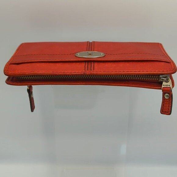 Fossil Maddox Continental Wallet Red Pepple Leather Zip Around - Picture 3 of 5